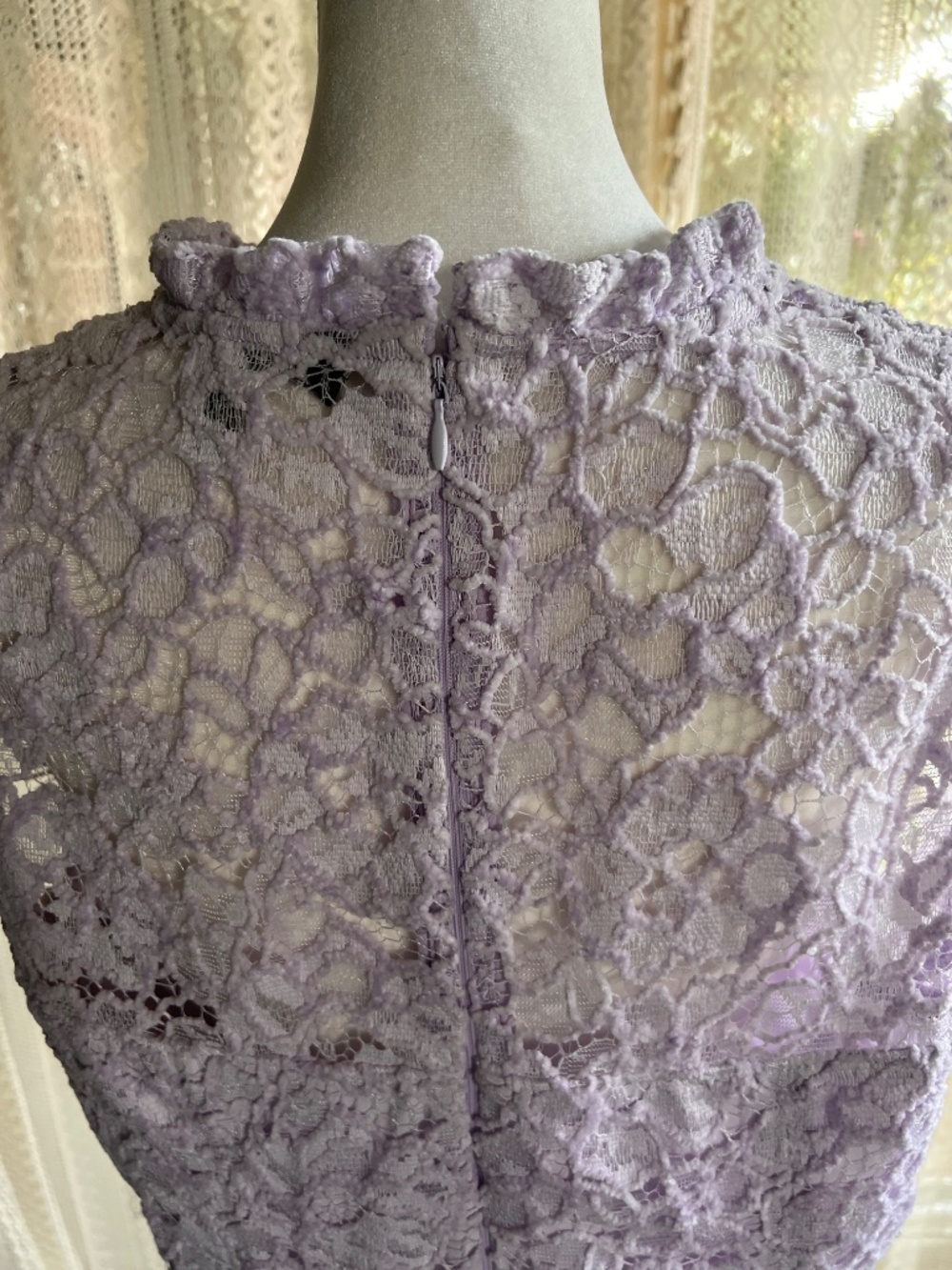 White House Black Market lilac lace blouse - Picture 9 of 10